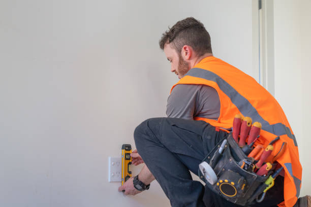 Best Affordable Emergency Electrician  in Oswego, KS