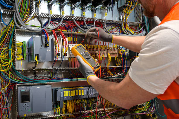 Best Licensed Electrician  in Oswego, KS